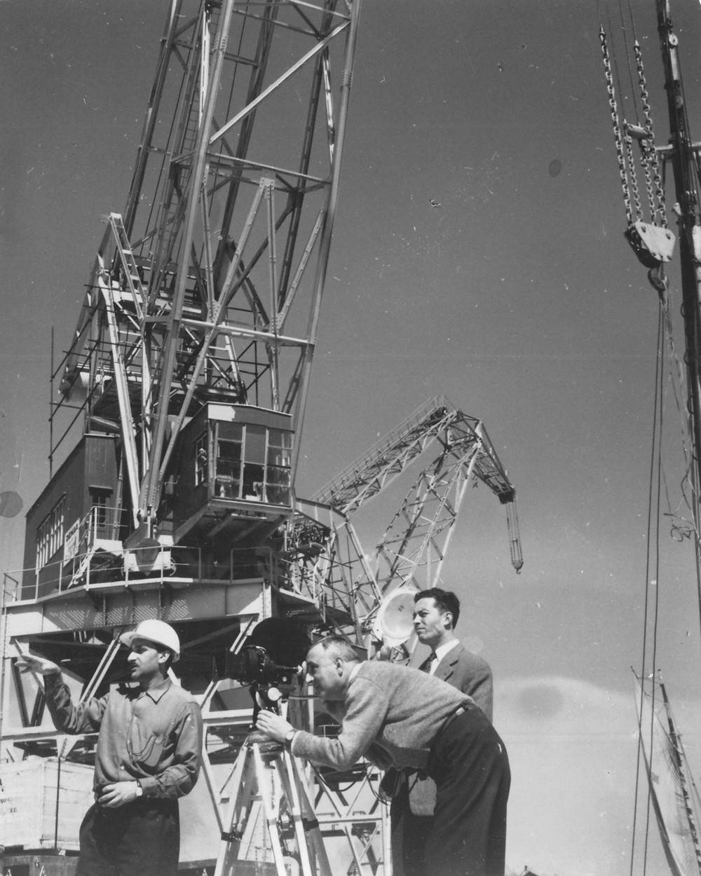   Ernesto de Sousa and Aquilino Mendes, filming of "Rodando pelos Caminhos" for Shell, c. 1958. 