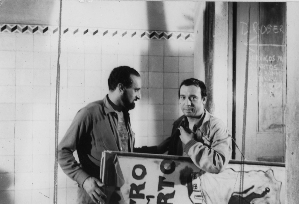  Ernesto de Sousa e Raul Solnado nas filmagens de Dom Roberto, 1961. 